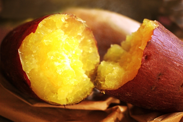 クイーンズウェイ　ほくほく焼きいもチャイ